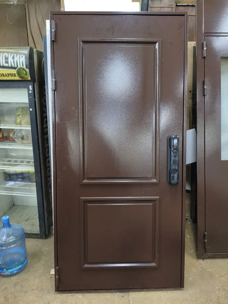 Входная дверь с электронным замком
